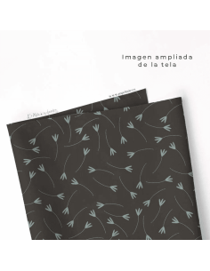 Tela con estampado de pétalos y ramas 2